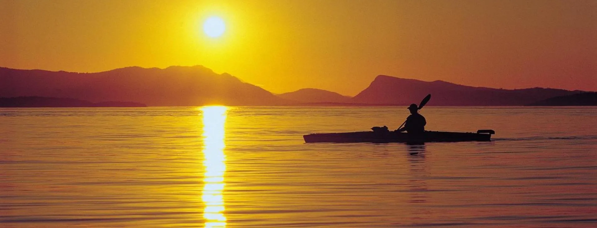 kayaking around San Juan Island Washington
