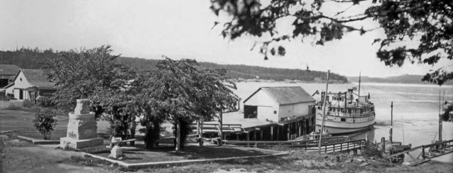 Friday Harbor Ferry landing, ca. 1920, Image from the Wilbur Sandison collection, courtesy Whatcom Museum of History and Art. 