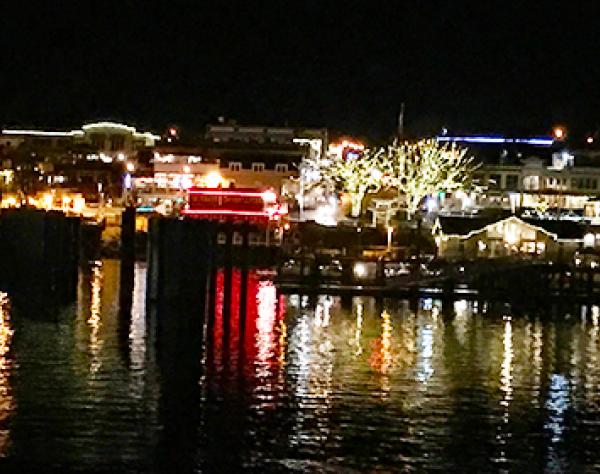 Friday Harbor on Christmas Eve Friday Harbor from the Ferry at Christmas
