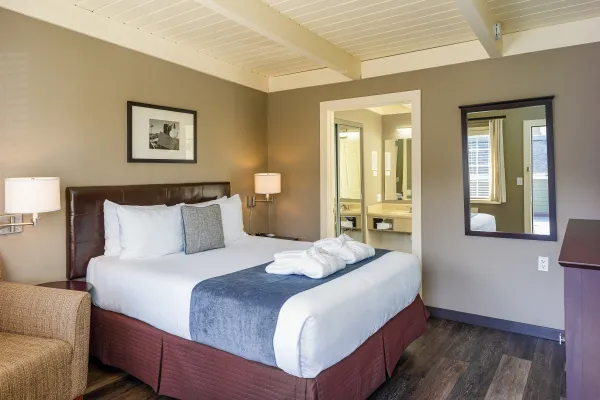 Earthbox Inn - San Juan Island Washington - Water Place Queen bed view into bathroom