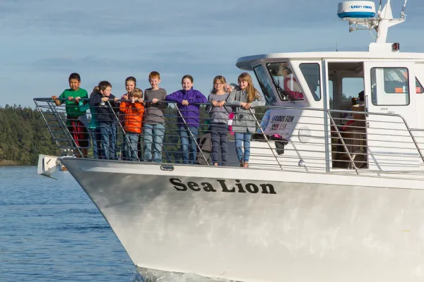 SJS people on bow of Sea Lion boat