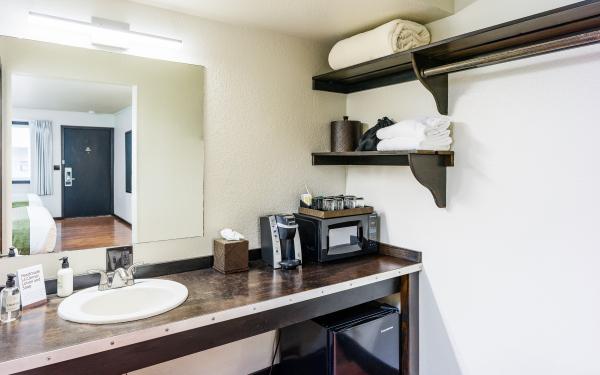 Earthbox Inn - San Juan Island Washington - Earth Place upstairs vanity area