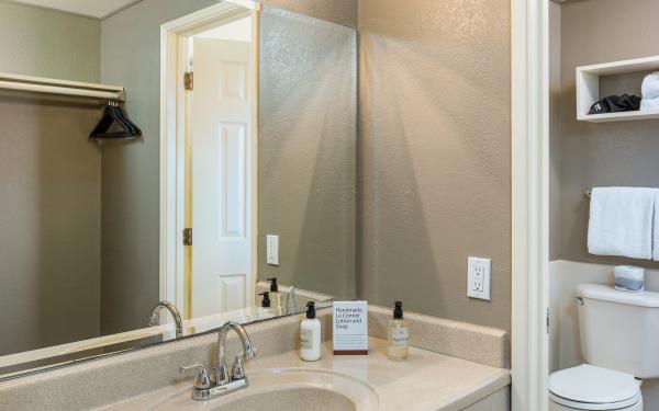 Earthbox Inn - San Juan Island Washington - Sun Place upstairs vanity and bathroom