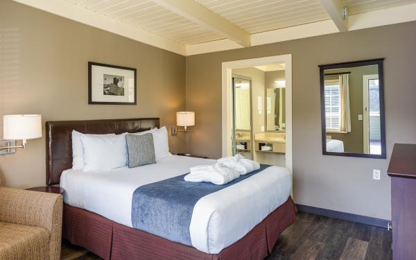 Earthbox Inn - San Juan Island Washington - Water Place Queen bed view into bathroom