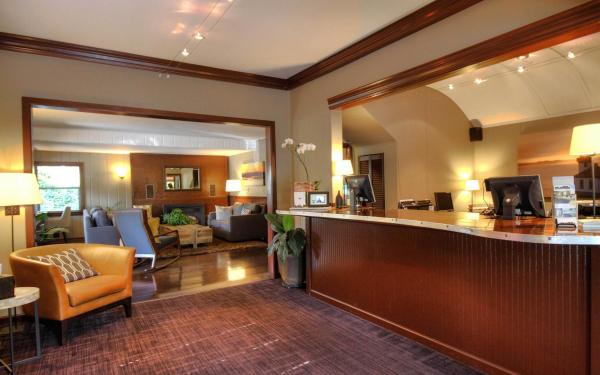 Earthbox Inn & Spa Cozy Lobby San Juan Island, Washington