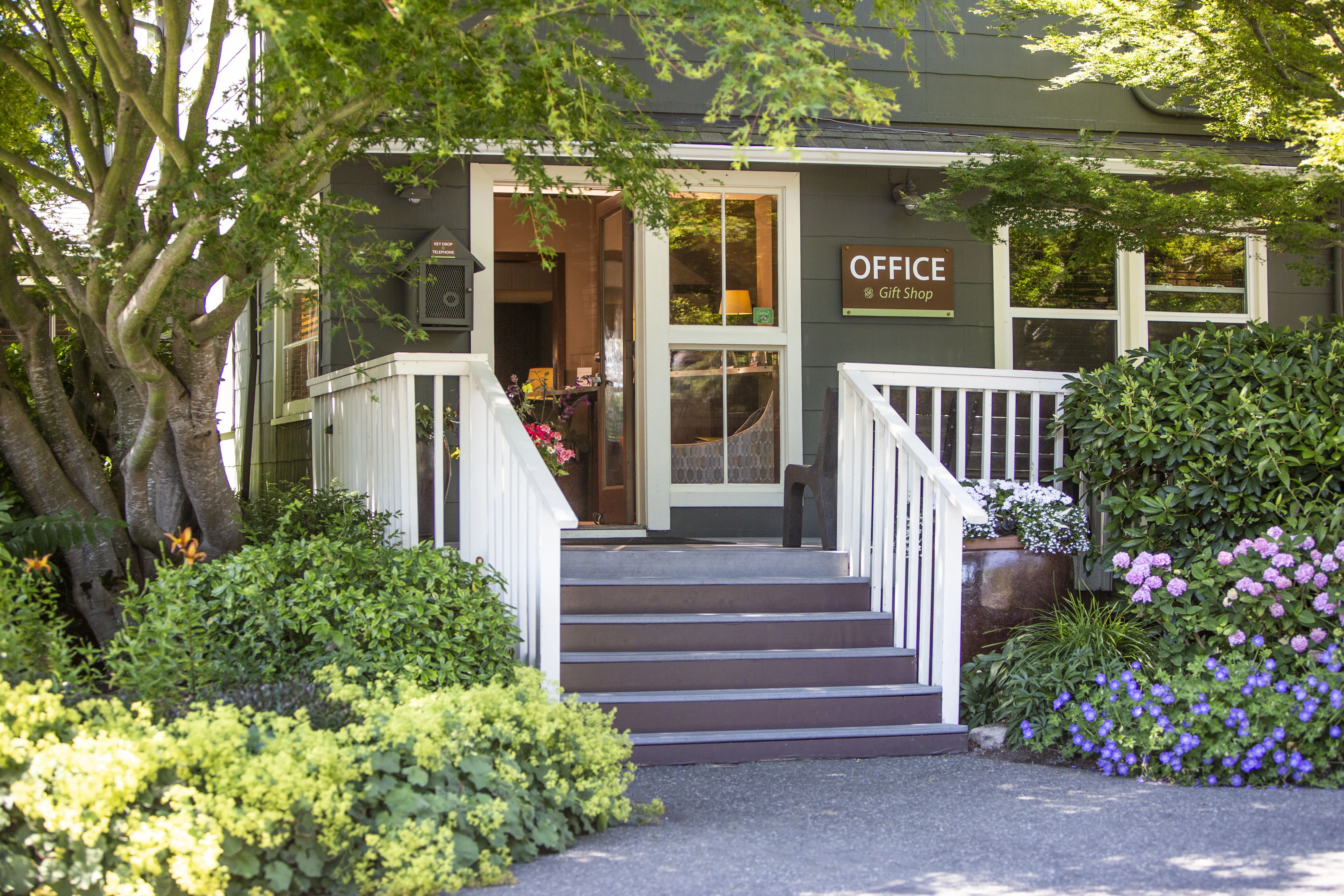 Earthbox Inn & Spa - Front Entrance