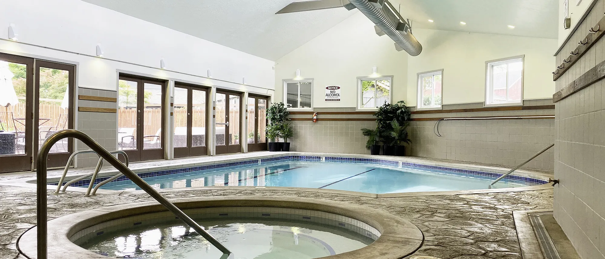 Earthbox Inn & Spa - Heated Indoor Pool