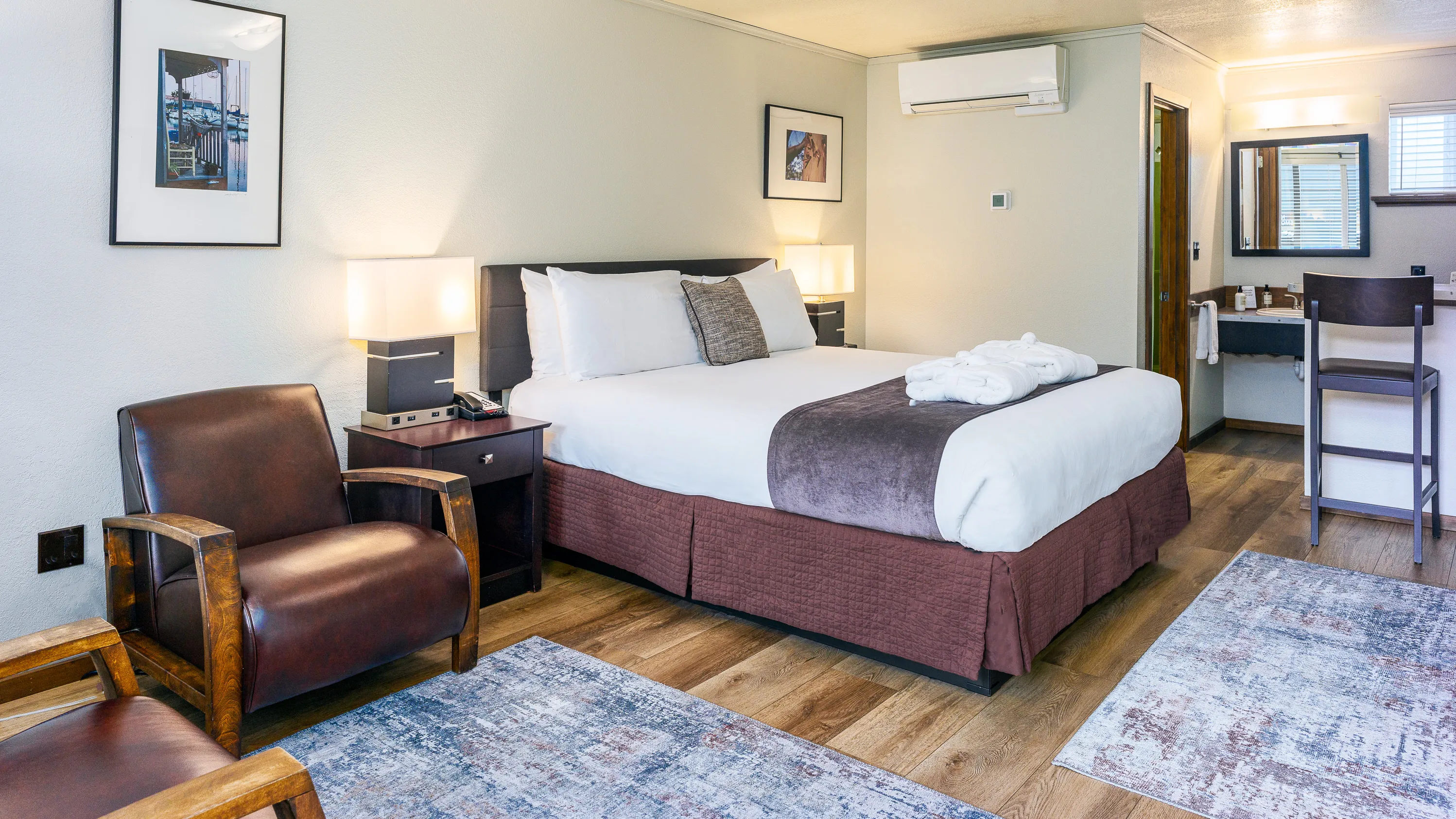 Earthbox Inn - San Juan Island Washington - Sky Place downstairs