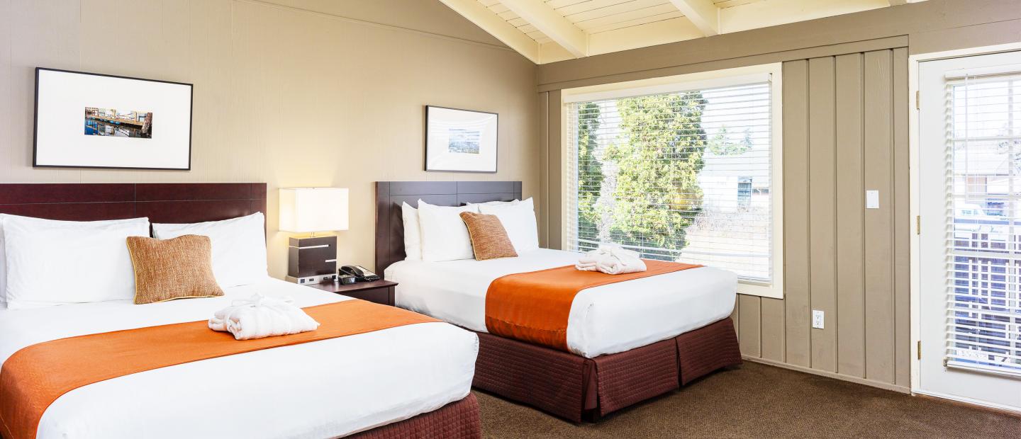 Earthbox Inn - San Juan Island Washington - Sun Place upstairs view of both beds